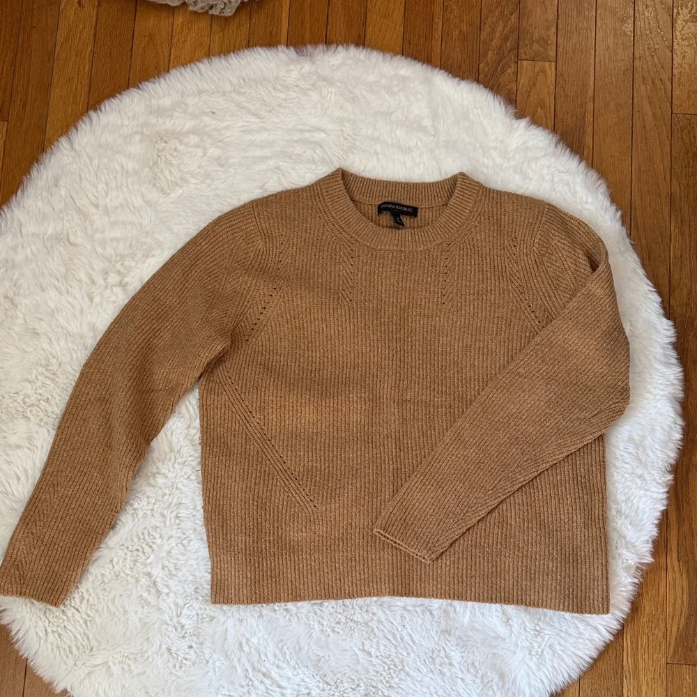 Banana Republic Women's Brown Crew Neck Sweater - Picture 1 of 4
